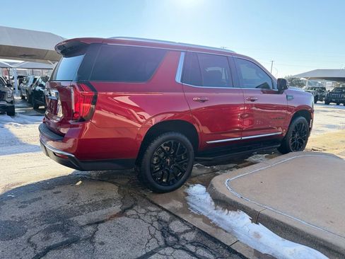 Used 2023 GMC Yukon SLT w/ SLT Luxury Package image 4