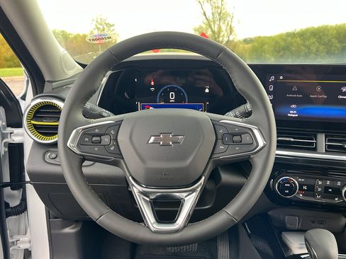 New 2026 Chevrolet Trax ACTIV w/ Sunroof Package image 30