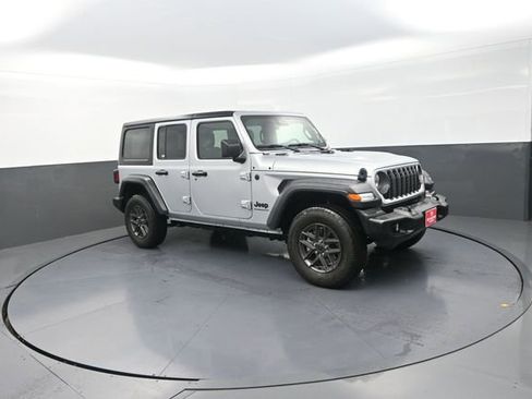 Used 2024 Jeep Wrangler Unlimited Sport AWD/4WD image 28