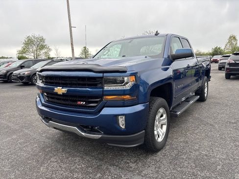 Used 2018 Chevrolet Silverado 1500 LT w/ All Star Edition AWD/4WD image 3