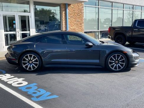 Used 2021 Porsche Taycan RWD image 13