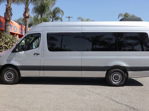 Used 2020 Mercedes-Benz Sprinter 2500 image 5