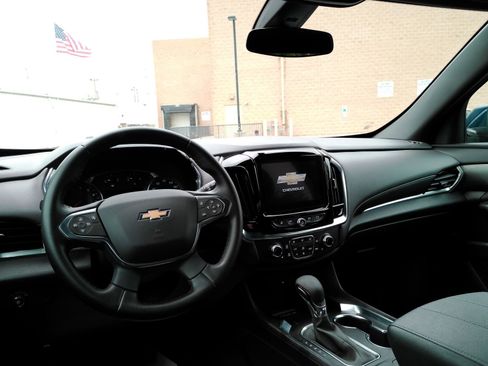 Certified 2023 Chevrolet Traverse LT w/ LPO, Floor Liner Package AWD/4WD image 9