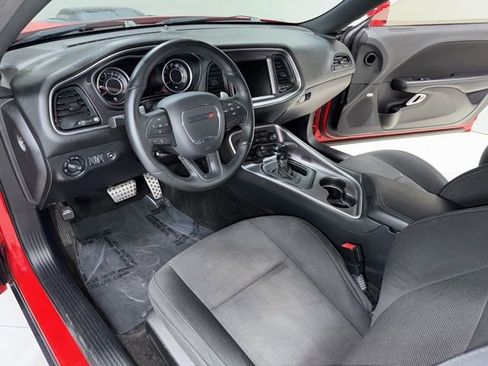 Used 2016 Dodge Challenger R/T image 13