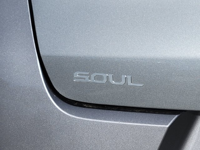Certified 2025 Kia Soul LX w/ LX Technology Package FWD image 16