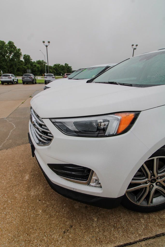 Used 2023 Ford Edge Titanium AWD/4WD image 7