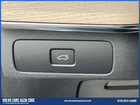 Certified 2025 Volvo XC90 B5 Core w/ Climate Package image 19