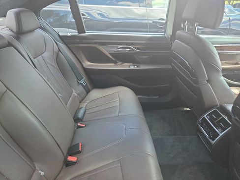 Used 2018 BMW 740i RWD image 13