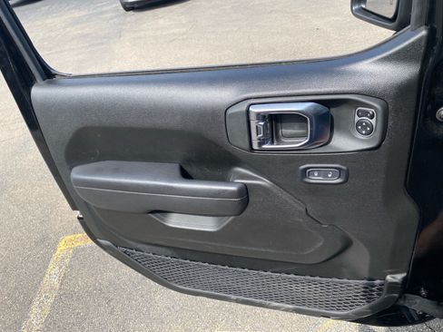Used 2025 Jeep Wrangler Unlimited Sport S 4xe AWD/4WD image 21