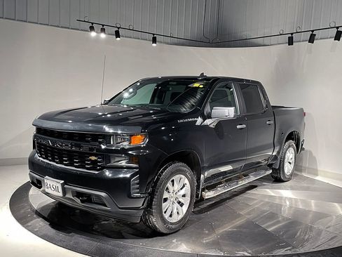 Used 2020 Chevrolet Silverado 1500 Custom w/ Custom Value Package image 8