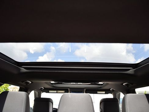 Used 2023 Land Rover Discovery S R-Dynamic AWD/4WD image 34