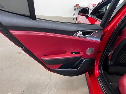 Used 2018 Kia Stinger GT1 RWD image 19