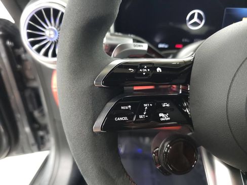 Used 2022 Mercedes-Benz SL 63 AMG 4MATIC w/ Driver Assistance Package image 12