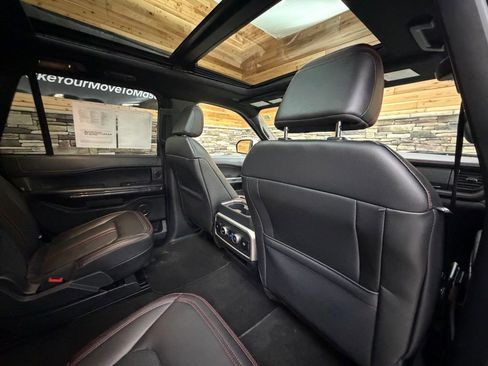 Used 2023 Ford Expedition Limited image 31