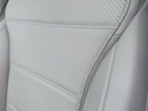 Used 2024 Mercedes-Benz GLC 300 4MATIC image 21