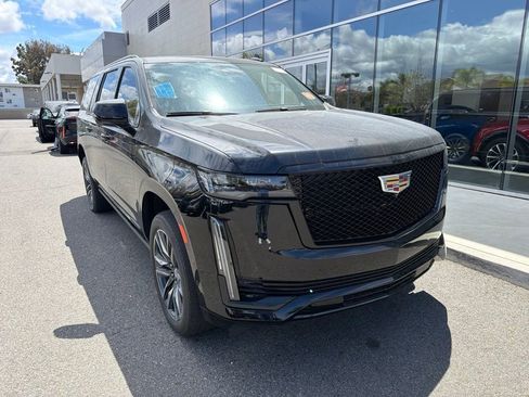 Used 2023 Cadillac Escalade ESV Sport Platinum AWD/4WD image 4