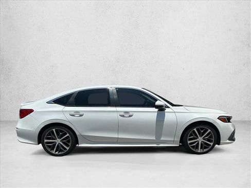 Used 2023 Honda Civic Touring image 4