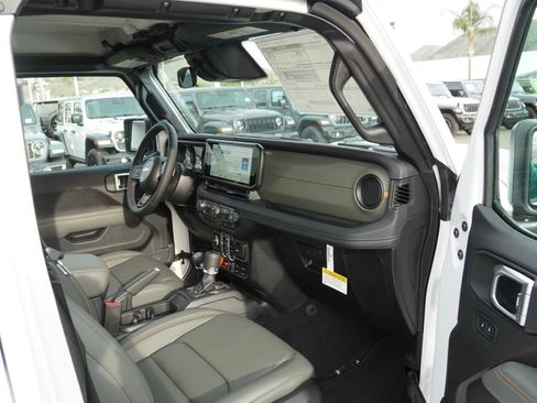 New 2026 Jeep Gladiator Mojave image 22