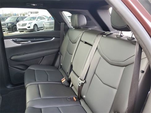 Certified 2023 Cadillac XT5 Premium Luxury w/ LPO, Floor Liner Package image 29