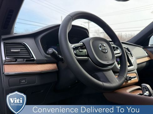 Certified 2023 Volvo XC90 B6 Plus image 17