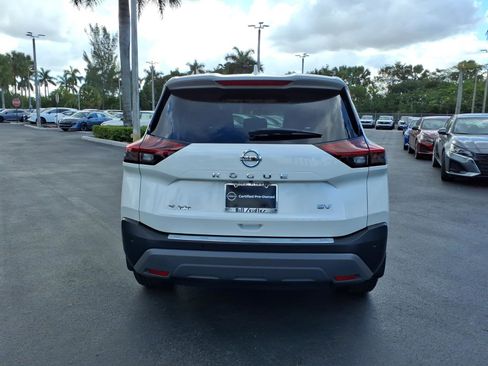 Certified 2021 Nissan Rogue SV image 5