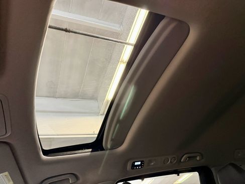 Used 2014 Honda Odyssey EX-L image 17