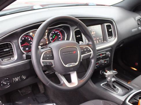 Used 2015 Dodge Charger SXT image 15