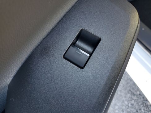 New 2026 Toyota Prius LE image 12