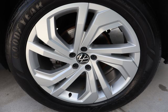 Used 2020 Volkswagen Atlas Cross Sport SEL AWD/4WD image 47