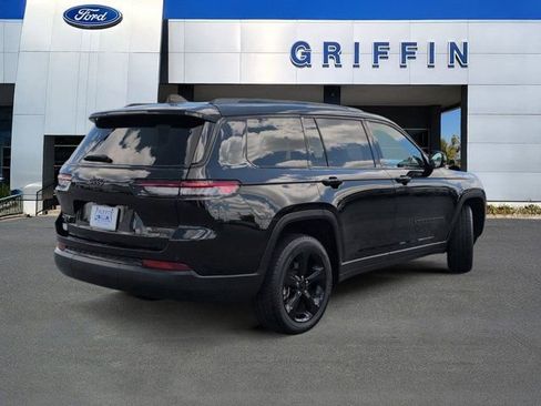 Used 2023 Jeep Grand Cherokee L Limited w/ Black Appearance Package RWD image 4