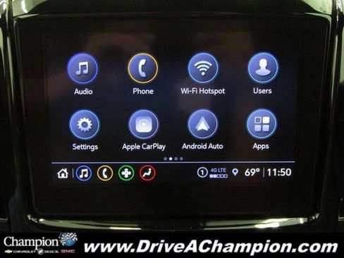 Used 2023 Chevrolet Traverse LT image 4