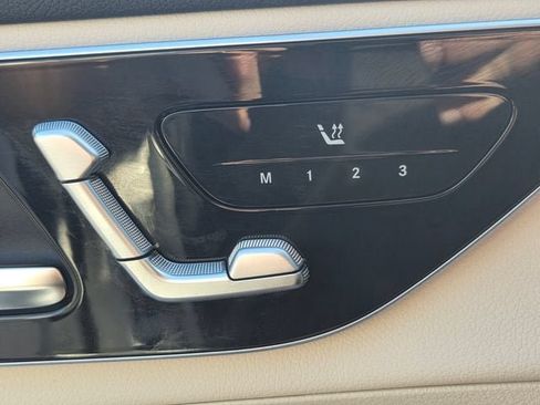 Used 2025 Mercedes-Benz GLC 300 image 27