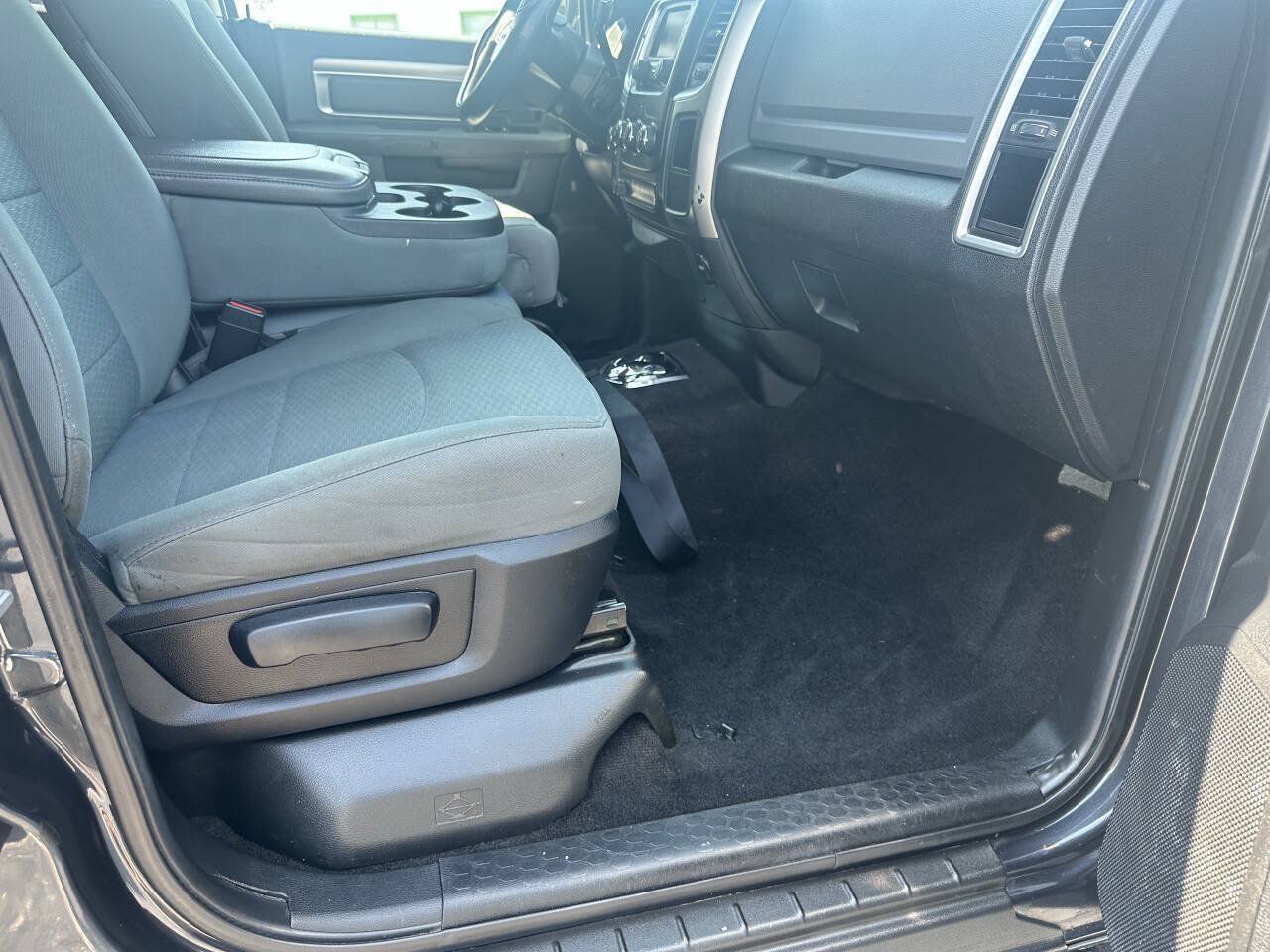 Used 2014 RAM 2500 SLT AWD/4WD image 21