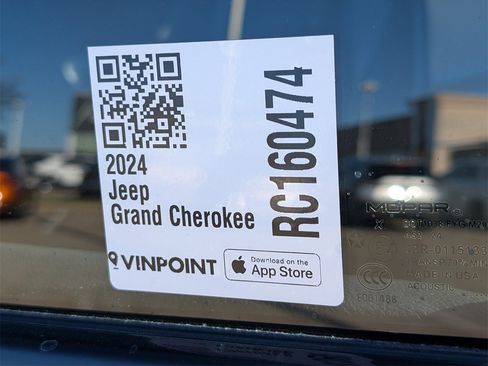 Used 2024 Jeep Grand Cherokee Altitude image 28