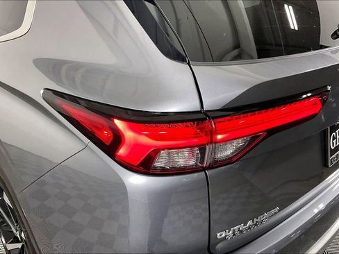 Used 2024 Mitsubishi Outlander SE FWD image 41