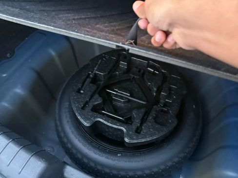 Used 2017 Hyundai Elantra SE image 26