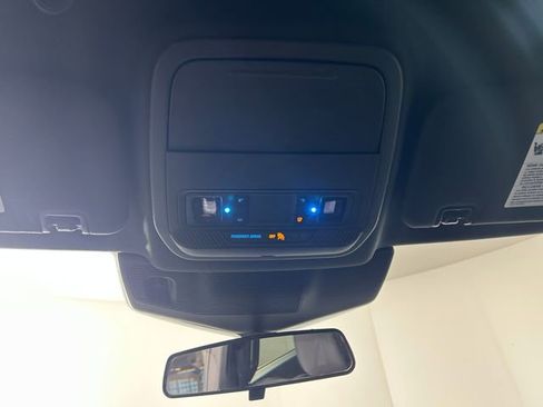 Used 2020 Ford Explorer XLT w/ Comfort Package image 25