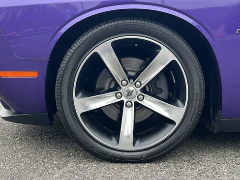 Used 2018 Dodge Challenger R/T image 9