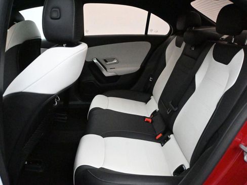 Used 2022 Mercedes-Benz A 220 4MATIC image 12