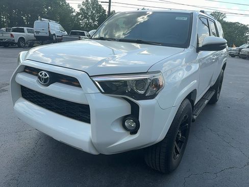 Used 2019 Toyota 4Runner SR5 Premium RWD image 3