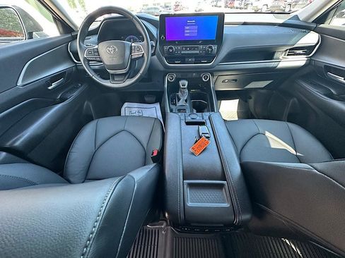 Certified 2024 Toyota Grand Highlander AWD image 15