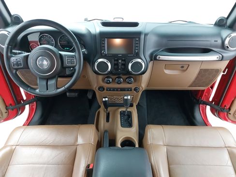 Used 2011 Jeep Wrangler Unlimited Sahara w/ Mopar Chrome Edition Group AWD/4WD image 11