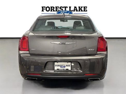 Used 2019 Chrysler 300 S image 6