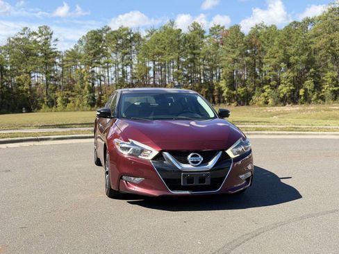 Used 2017 Nissan Maxima Platinum image 1