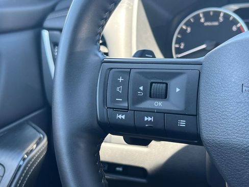 Used 2025 Nissan Rogue SV AWD/4WD image 23