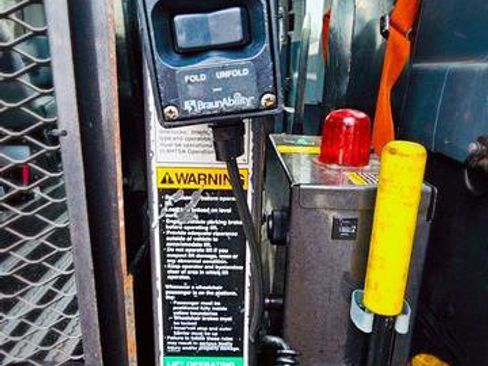 Used 2018 Ford Transit 150 XL image 10