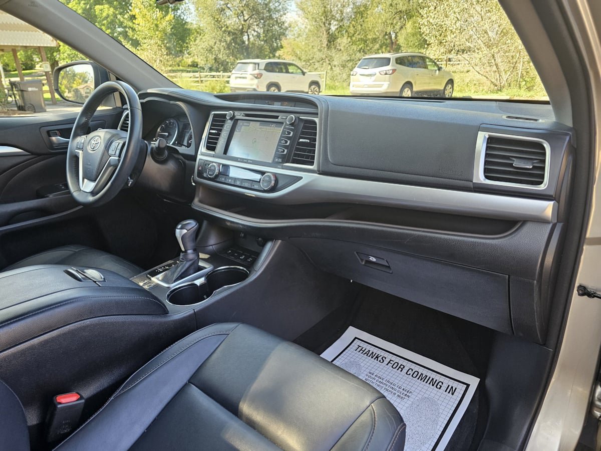 Used 2016 Toyota Highlander XLE AWD/4WD image 51