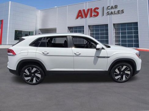 Used 2025 Volkswagen Atlas Cross Sport SE FWD image 5