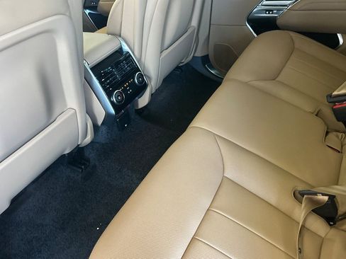 New 2026 Land Rover Range Rover Long Wheelbase SE AWD/4WD image 20