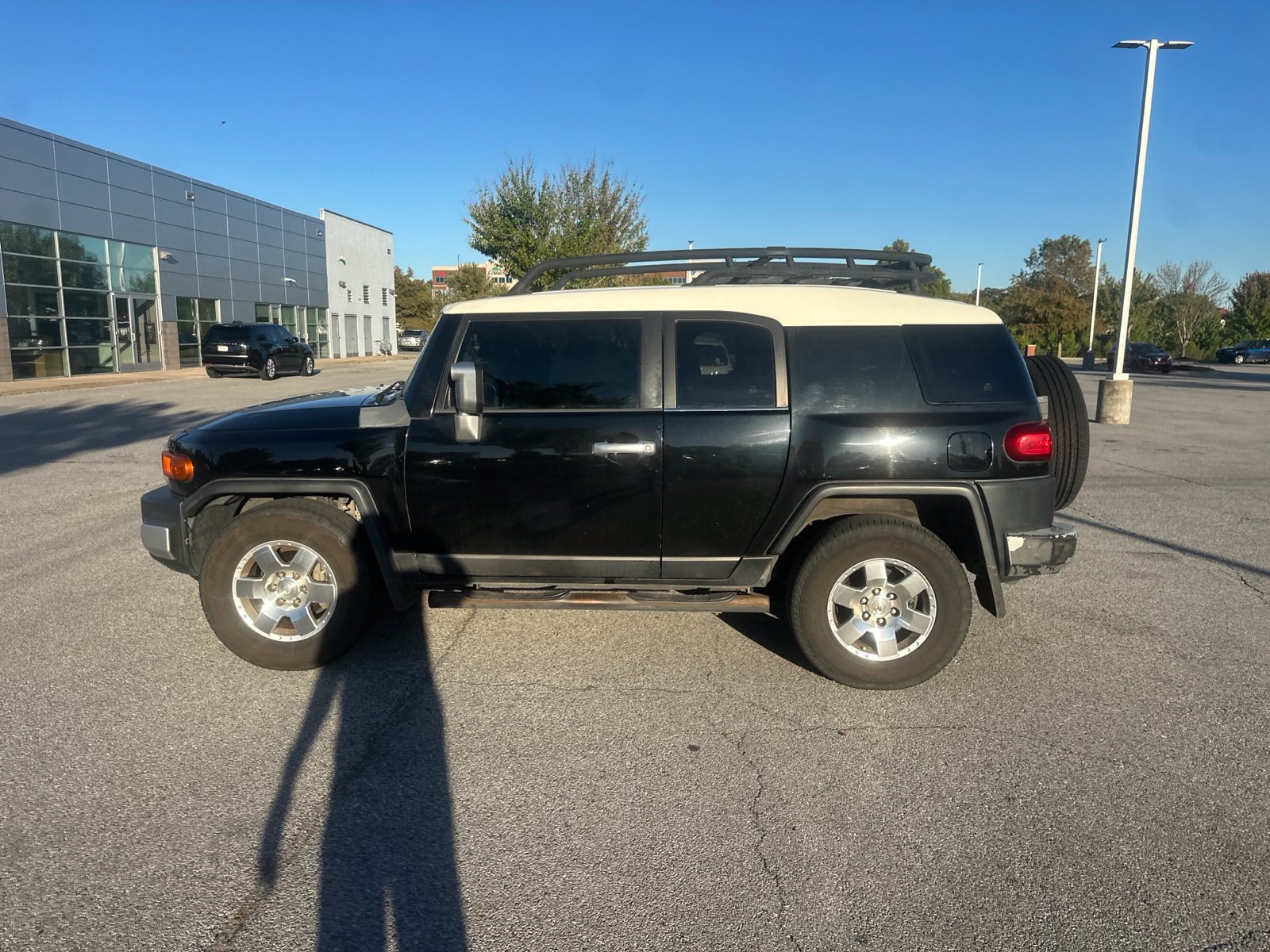 Used 2009 Toyota FJ Cruiser 2WD w/ Convenience Pkg image 8